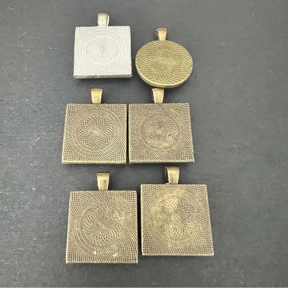 Vintage Style Square Pendants Set - Picture 4 of 4